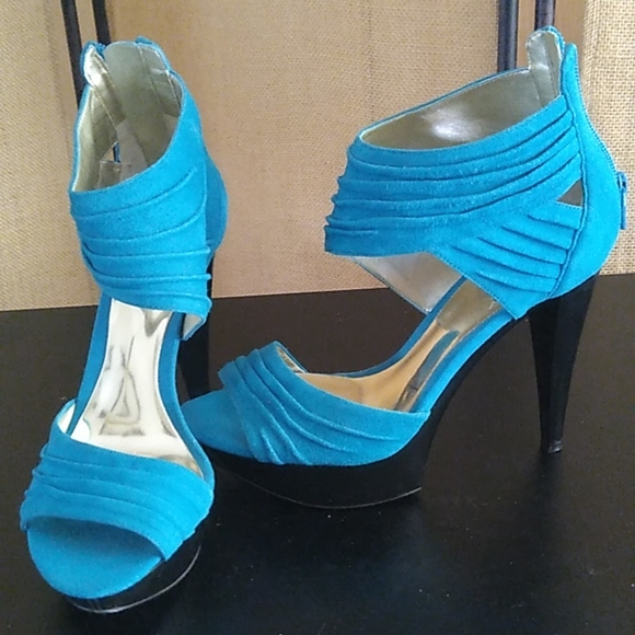 Blue Suede high heels.  4 inch with 1 to 1 1/4 platform - Picture 1 of 8